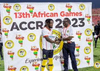 Accra 2023 LOC present special trophy to Mukwala