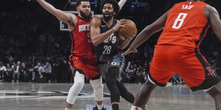 Spencer Dinwiddie signs with hometown Los Angeles Lakers after clearing waivers