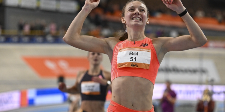Bol breaks world indoor 400m record with 49.24 in Apeldoorn