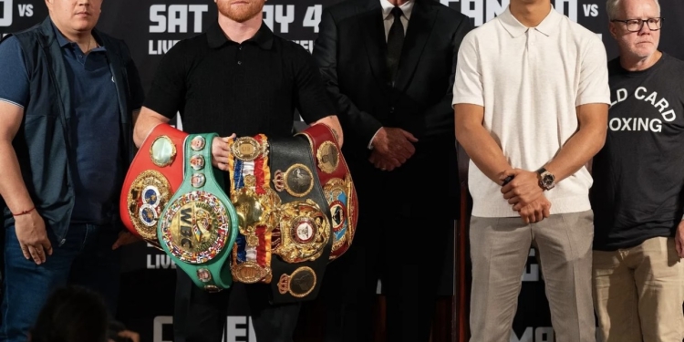 Canelo and Munguia face off for first time