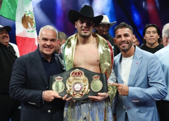 Zurdo Ramirez made history in Inglewood, first Mexican to be cruiserweight champ