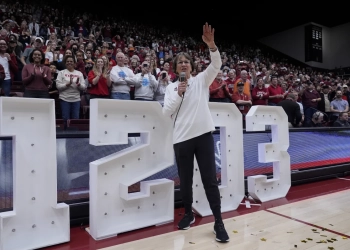 Tara VanDerveer retires as Stanford women’s hoops coach after setting NCAA wins record