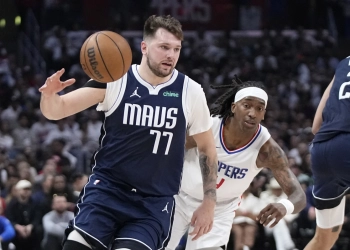 Luka Doncic scores 35 points, leads Mavericks to 123-93 victory and 3-2 series lead over Clippers