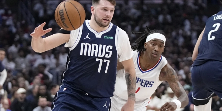 Luka Doncic scores 35 points, leads Mavericks to 123-93 victory and 3-2 series lead over Clippers
