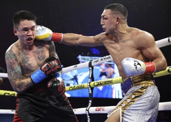 Teofimo Lopez successfully defends world title against Steve Claggett