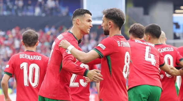 Portugal thrash Turkey, through to knockout stage with game to spare