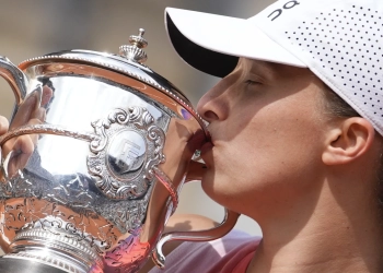 Iga Swiatek reigns at the French Open again, wins fifth Grand Slam