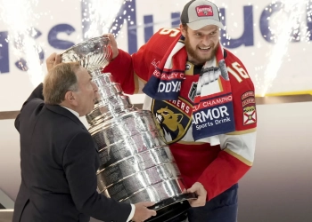 Panthers top Oilers 2-1 in Game 7  to win first Stanley Cup