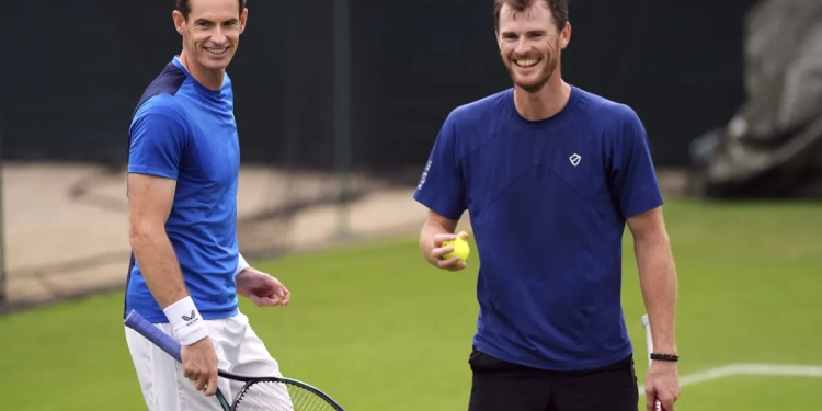 Andy Murray withdraws from singles at his last Wimbledon and only will play doubles with his brother