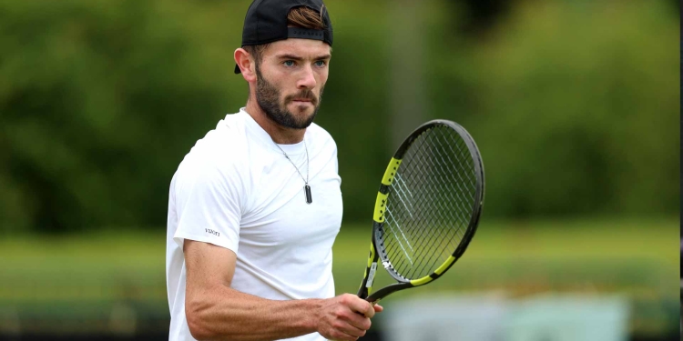 Fearnley, junior conqueror of Alcaraz & Sinner, set for Wimbledon debut