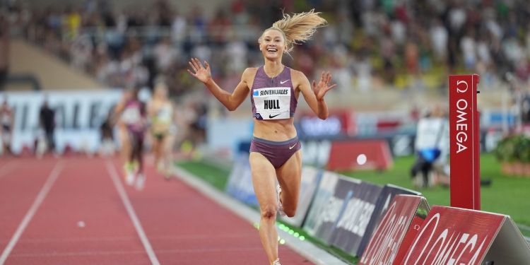 Hull breaks world 2000m record with 5:19.70 in Monaco