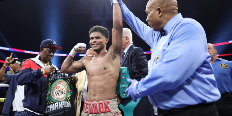 Shakur Stevenson decisions Artem Harutyunyan to defend WBC world title