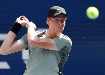 Jannik Sinner beats Medvedev in 4 sets to reach first US Open semi-finals, overcoming doping scare