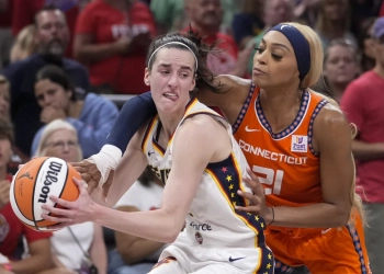 Caitlin Clark sets WNBA rookie record for 3s as Fever beat Sun and snap 11-game skid in series
