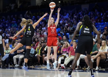 Caitlin Clark scores 28, Fever overcome Arike Ogunbowale’s record-tying nine 3s, beat Wings 100-93