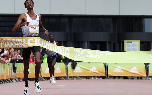Kejelcha breaks world half marathon record in Valencia