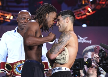Weigh-In Results: Keyshawn Davis vrs Gustavo Lemos