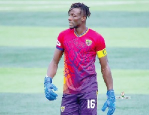 Hearts celebrate goalkeeper Asare for top award
