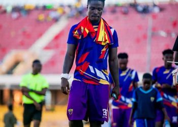 Hearts midfielder Rocky Dwamena undergoes successful ACL surgery