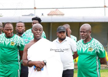 Kotoko introduce new coach to players